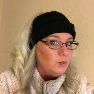 Meet your Posher, Dana